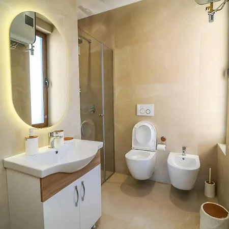 The Blue House بيت ضيافة