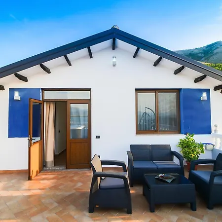 The Blue House * Široka